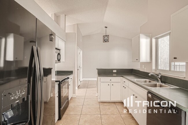 Building Photo - 7672 Habersham Dr