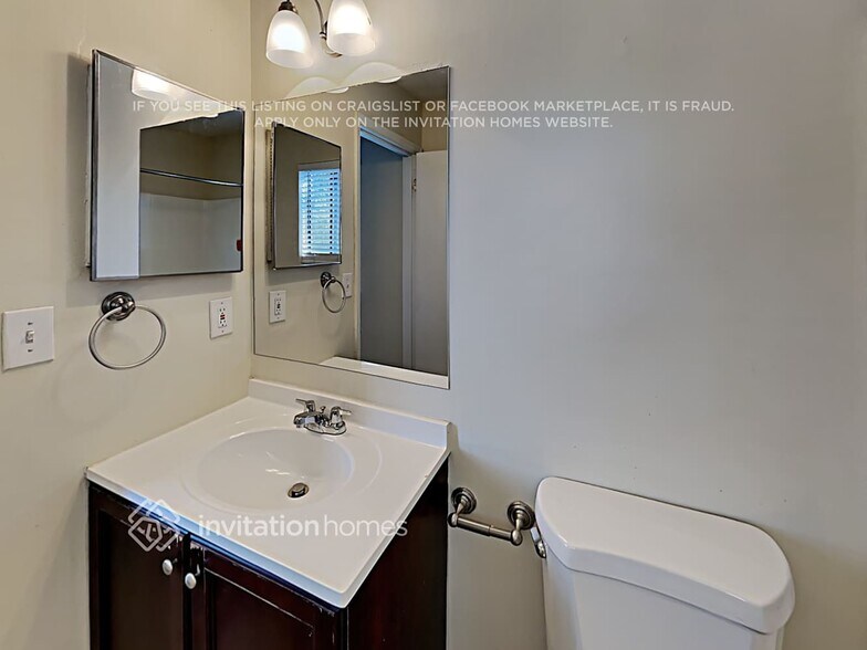Building Photo - 939 Bermuda Ct