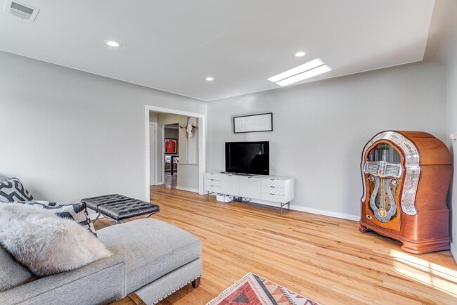 Building Photo - 3510 Columbine St