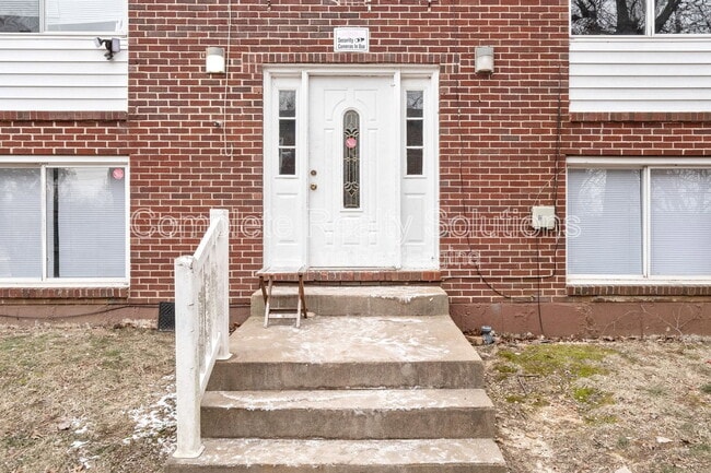 Building Photo - 318 Mt Everest Dr