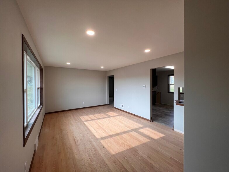 Building Photo - 110 Ridge Dr