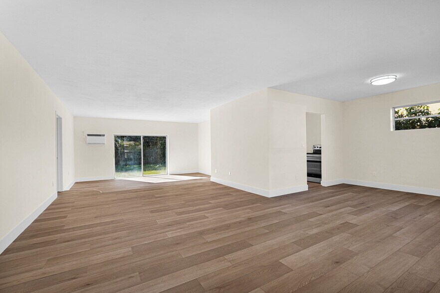 Building Photo - 135 NW 48th Ct