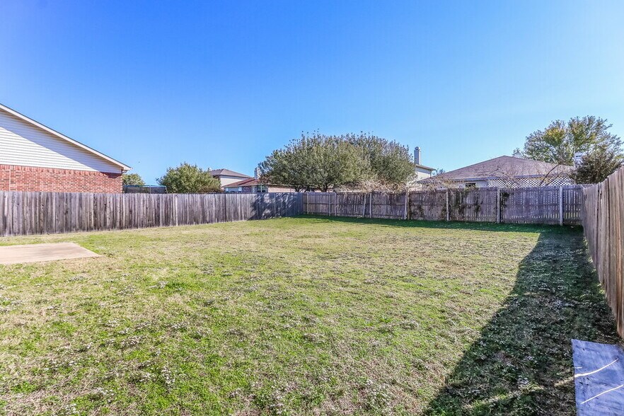 Building Photo - 521 Merton Ct