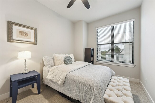 Building Photo - 5644 Darling St