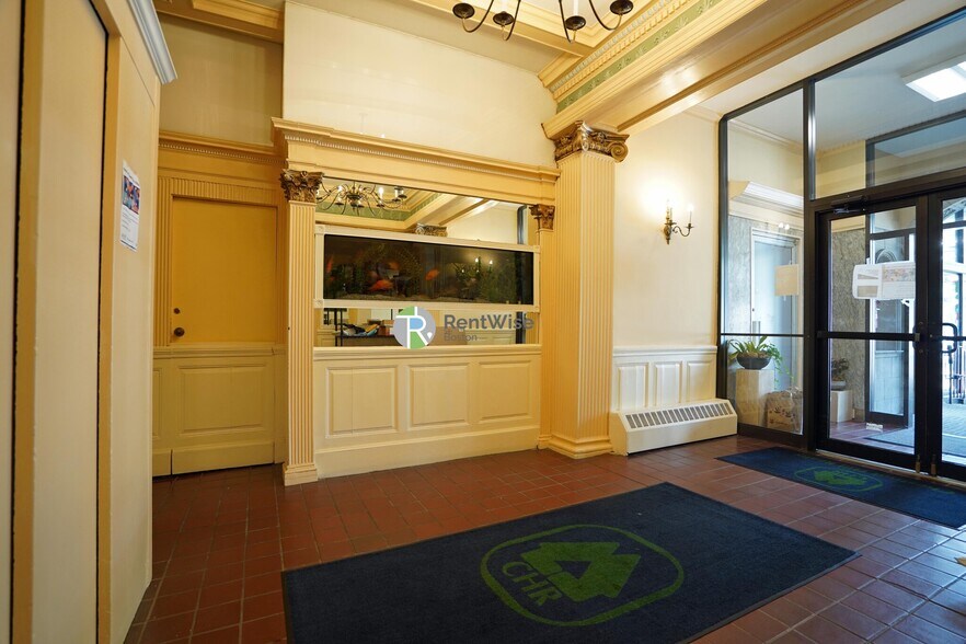 Building Photo - 1223 Beacon St