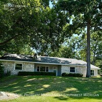 Building Photo - 1509 Ferndale-