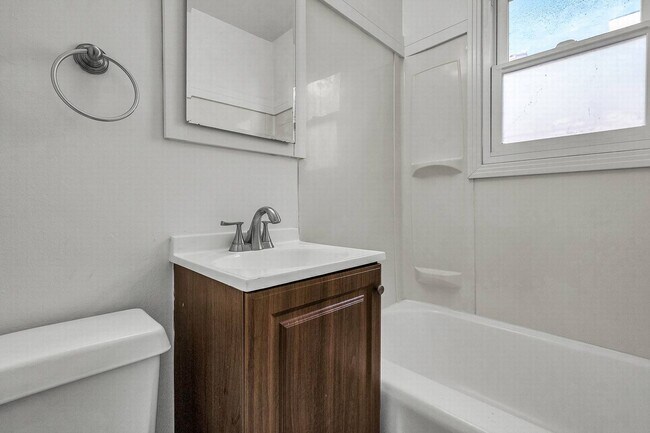 Building Photo - Excellent WeHo location!