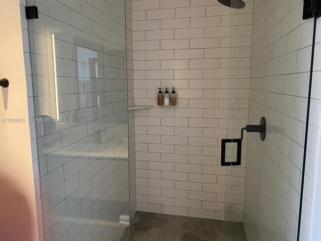 Building Photo - 398 NE 5th St