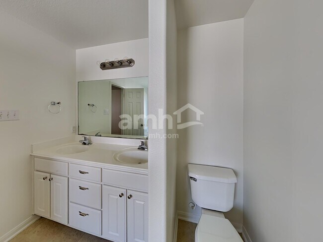 Building Photo - 6823 Manor Terrace Ln