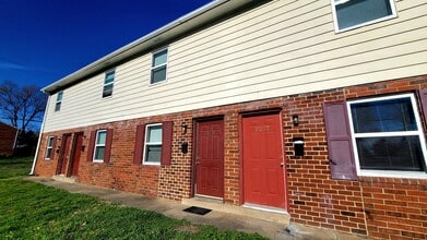 Building Photo - 2202 Williamsburg Rd