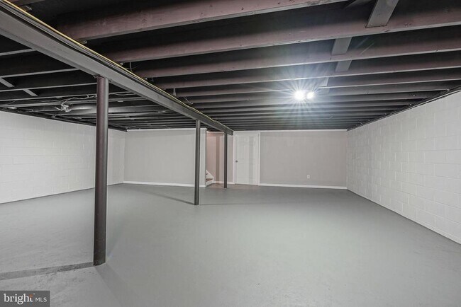 Building Photo - 123 Thies Rd