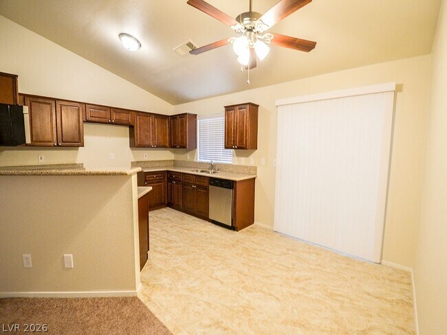 Building Photo - 3825 Gulliver St