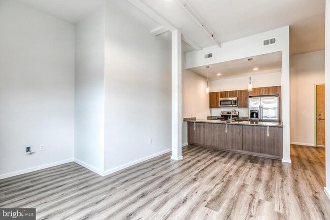 Building Photo - 4800 Brown St