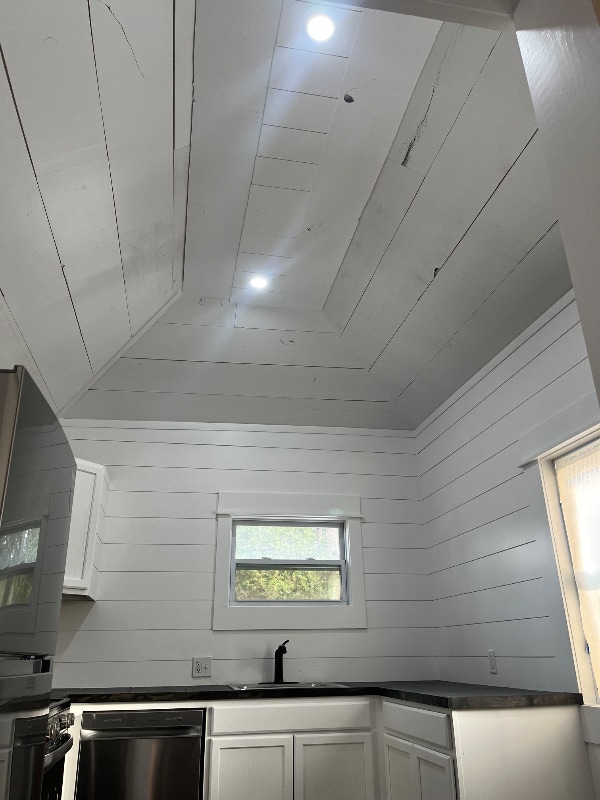 Building Photo - 255 W Summit Ave