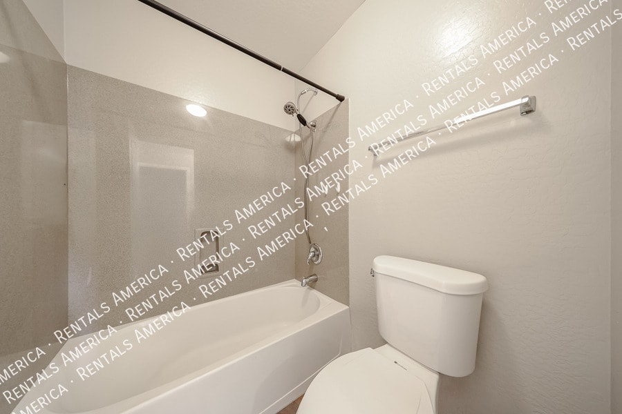 Building Photo - 2665 E Bart St