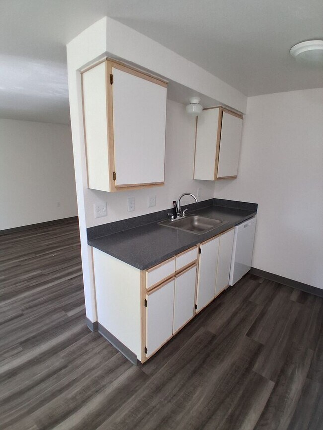 Building Photo - Location, Community, Quality Living. It St...