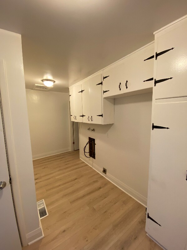 Building Photo - 535 SE Scenic View Dr