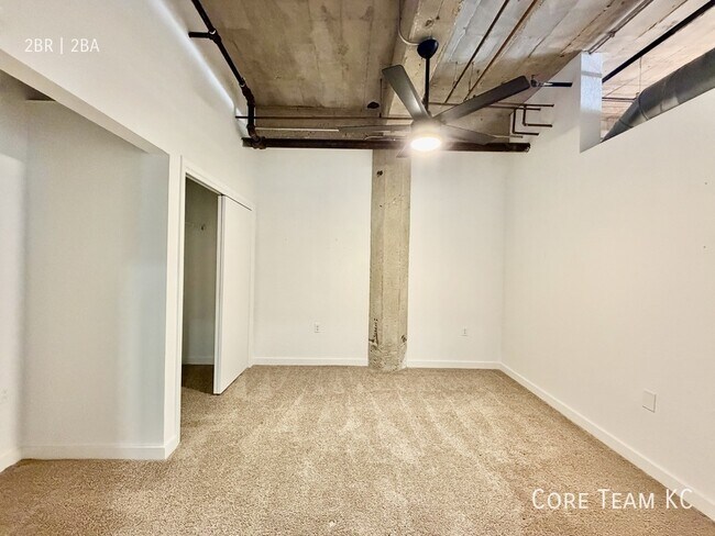 Building Photo - 934 Broadway Blvd