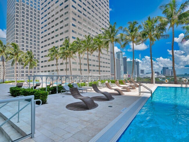 Building Photo - 325 S Biscayne Blvd