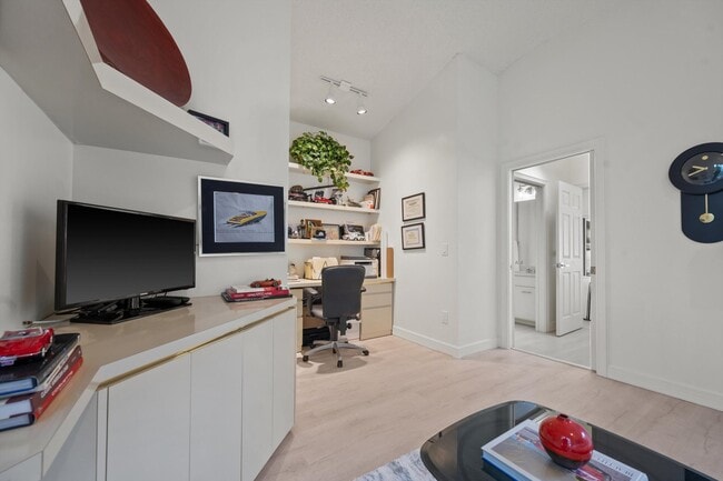 Building Photo - 2587 Muir Cir