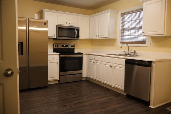 Building Photo - 118 Hiram Terrace