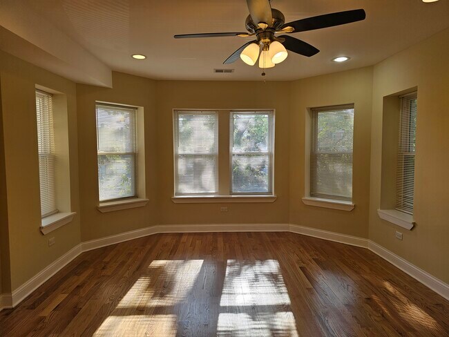 Building Photo - 6317 N Washtenaw Ave