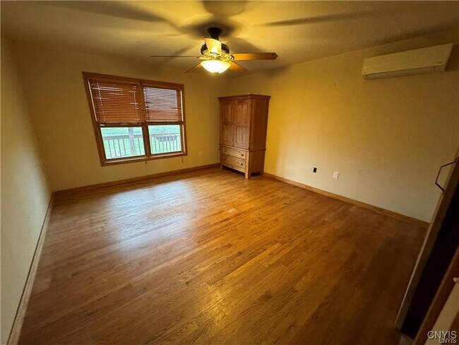 Building Photo - 25345 Bonney Rd