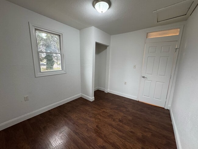 Building Photo - 2141 Brougher Ln