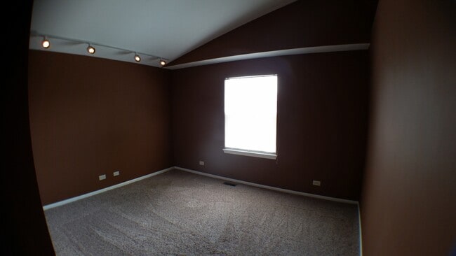 Building Photo - 118 W 67th St