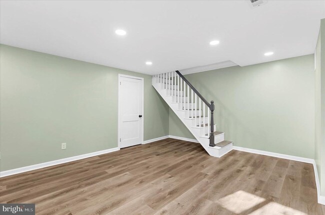 Building Photo - 312 Small Ct