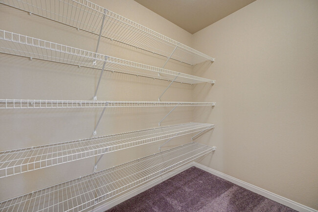 Building Photo - 706 Eros Ct