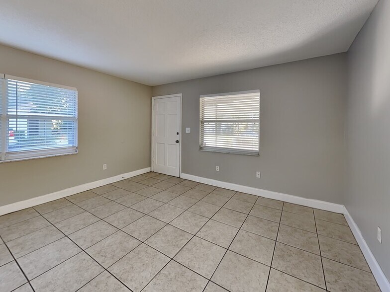 Building Photo - 2605 E Pine St