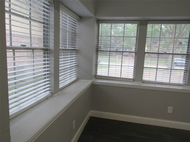 Building Photo - 22710 Leedstown Ln