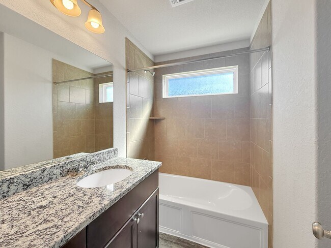 Building Photo - 401 Utica Way