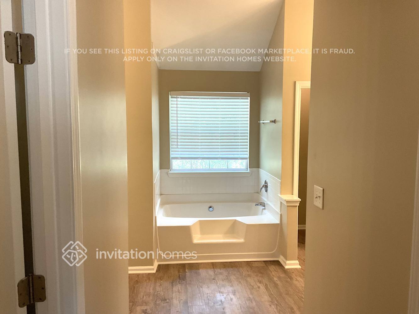 Building Photo - 506 Streamside Pl