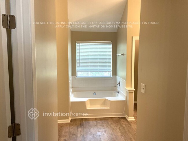 Building Photo - 506 Streamside Pl