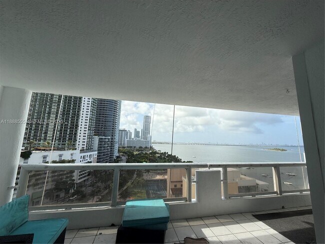 Building Photo - 1717 N Bayshore Dr