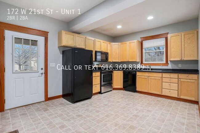 Building Photo - 172 W 21st St