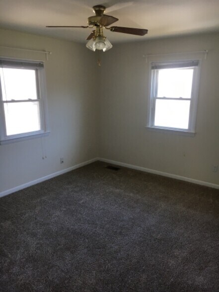 Building Photo - 8373 Grove Angle Rd