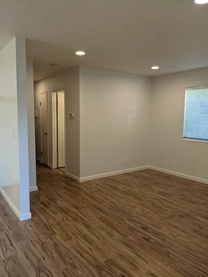 Building Photo - 1564 Hollenbeck Ave