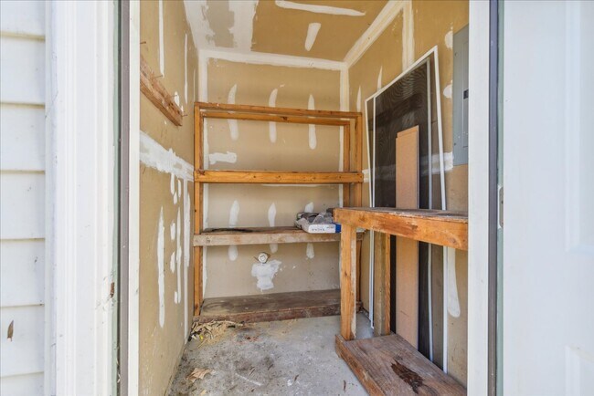 Building Photo - 192 Lees Mill Drive