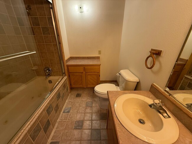 Building Photo - 3 bed 2 bath in Victor