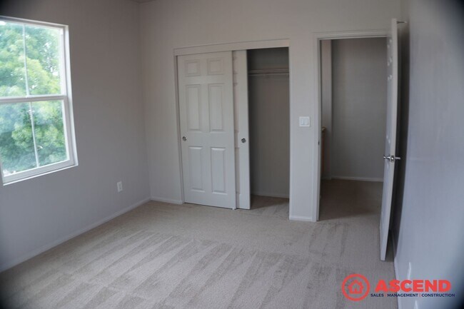 Building Photo - 9901 Riata Ln