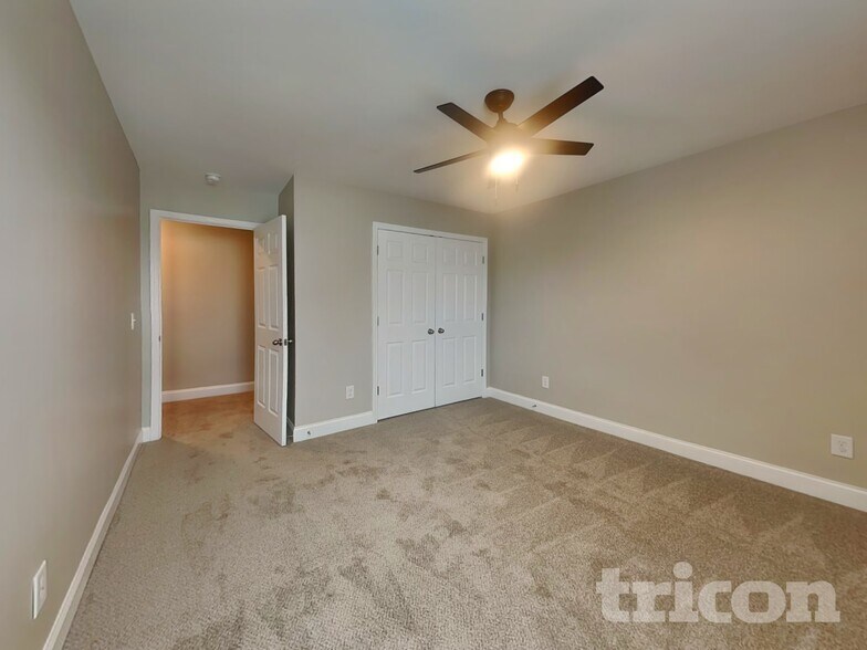 Building Photo - 1013 Wickshire Dr