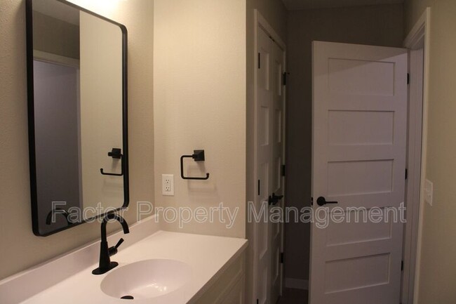 Building Photo - 3124 Scotch Ln