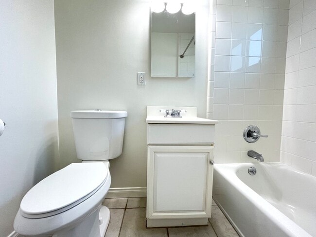 Building Photo - 3 bed, 2 bath in Ontario, CA!