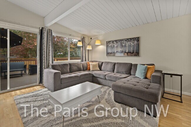 Building Photo - Fantastic Modernized Bridle Trails Mid Century Home * Central A/C, EV Charger, Exceptional Outdoo...