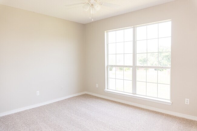 Building Photo - 465 Jillian Dr