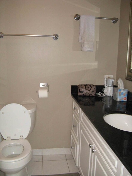 Building Photo - 1339 N Dearborn St