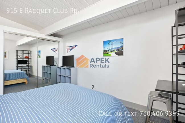 Building Photo - 915 E Racquet Club Rd